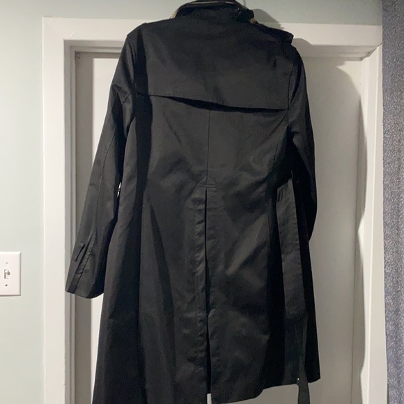 Fake Burberry trench coat - Picture 3 of 3
